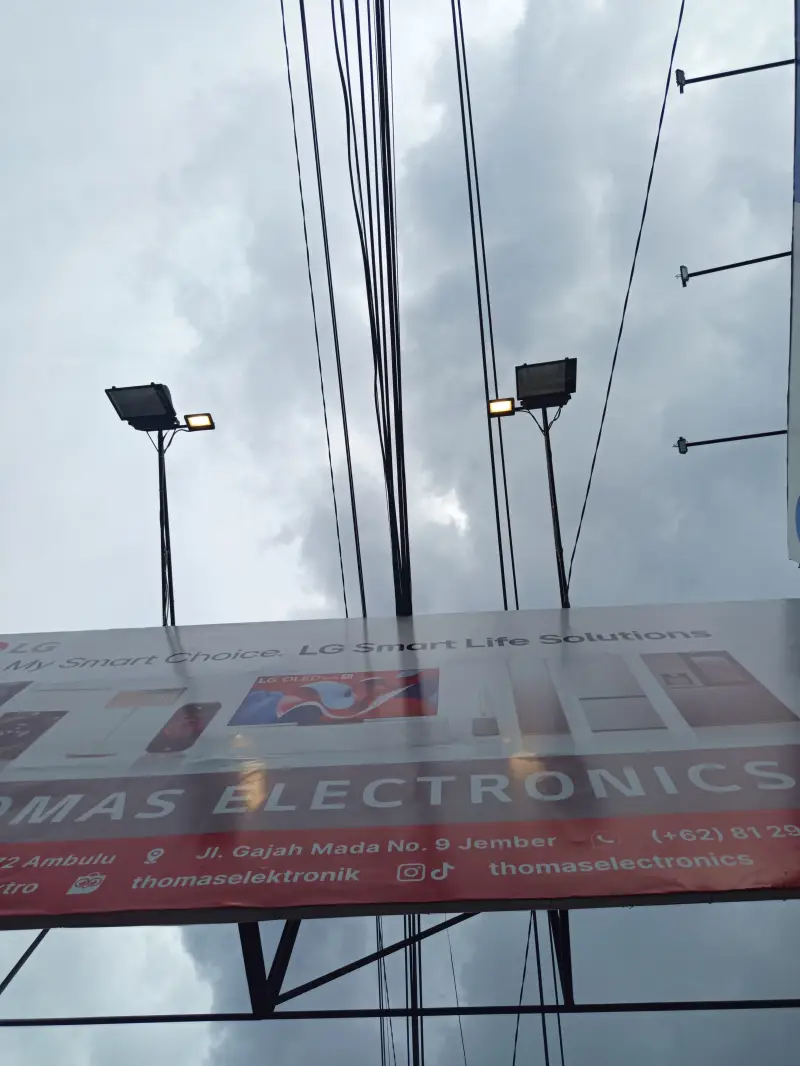 Gambar ganti Media Billboard Thomas Elektronik