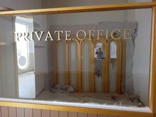 Huruf Timbul Warna Emas Bertuliskan Private Office Huruf Timbul Warna Emas Bertuliskan Private Office