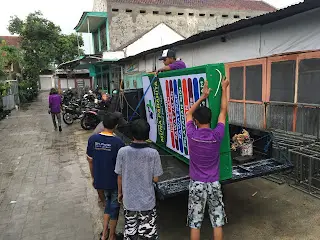 pengangkutan neon box klinik jember Muna Parahita pengangkutan neon box klinik jember Muna Parahita
