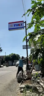 Neon Box Tiki Neon Box Tiki