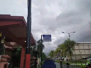 - pembuatan neon box, papan nama, plang dokter praktek jember, patrang, gebang , jember kota, bondowoso banyuwangi situbondo malang