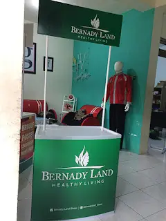 Meja Portable saat sudah dirangkai dan Mudah di Gunakan